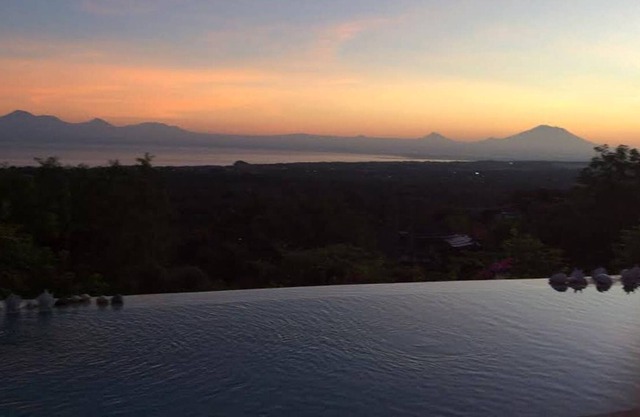 "Surf Pool" - Uluwatu, Padang Padang Beach
