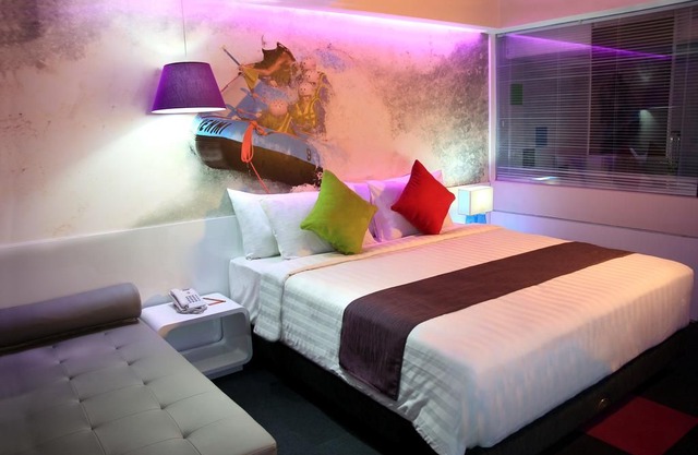 Thematic Gle Superior Room Hotel Kuta 12 Adult