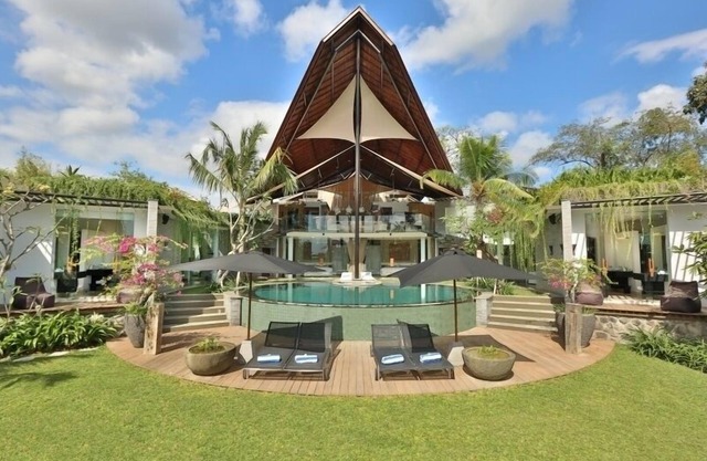 Toraja, Luxury 4 Bedroom Villa, Feature Garden, Canggu