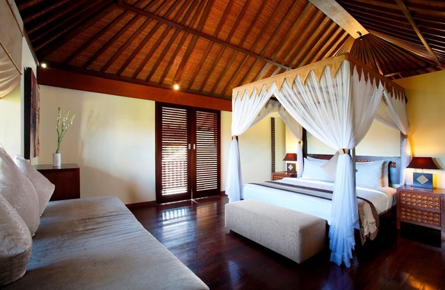 Two Bedroom Villa in Canggu, Private Pool with spacious living and dining area