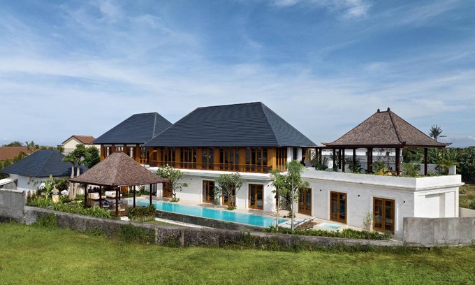 Batu Bolong Villa | 1650 m² Villa ∙ 6 bedrooms ∙ 14 guests