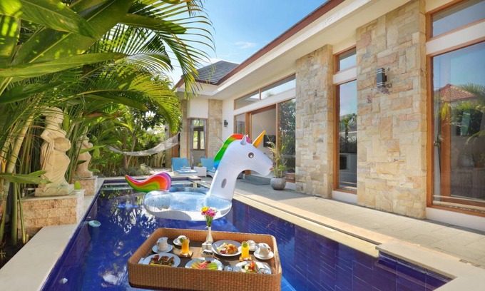 Dewi Sri Resort | 250 m² Resort ∙ 4 guests
