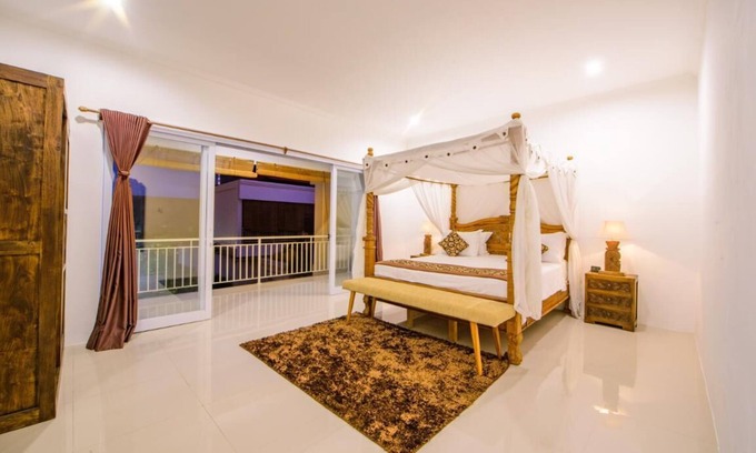 Seminyak Villa | 3 BDR VIlla 5, Central Seminyak/Oberoi