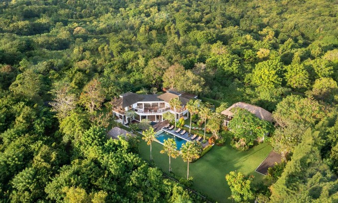 Taman Griya Resort | 3300 m² Resort ∙ 6 bedrooms ∙ 12 guests