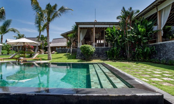 Kerobokan Villa | 800 m² Villa ∙ 8 bedrooms ∙ 16 guests