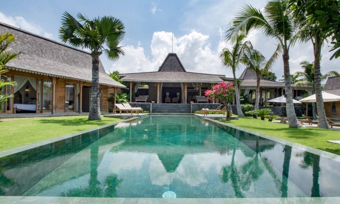 Kerobokan Villa | 800 m² Villa ∙ 8 bedrooms ∙ 20 guests