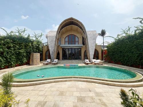 Dewi Sri Villa | Bamboo Estate Legian