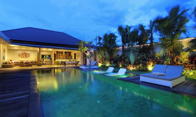 Sunset Road Villa | Central Seminyak Close to Oberoi - Villa Ambalaba
