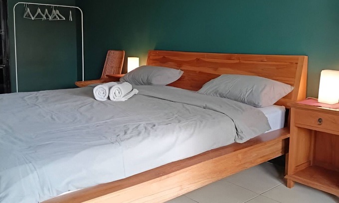 Kerobokan Villa | Cozy Home with Stunning Paddy Field Views, Just Minutes from Canggu