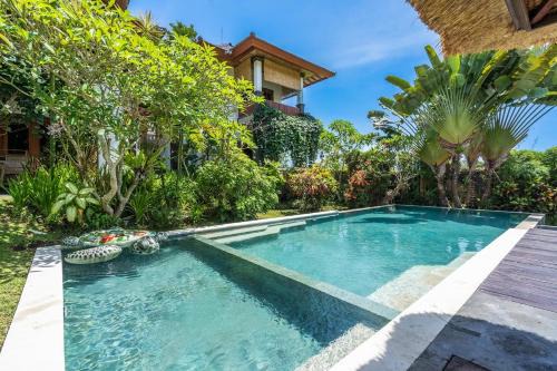 Pererenan Villa | Kamayana, Peaceful & Quiet 6BR Villa with huge pool and Tropical garden