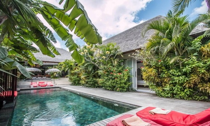 Umalas Villa | La Banane, 4 Bedroom Villa+Cook, Peaceful Tranquility, 5 mins from Seminyak.