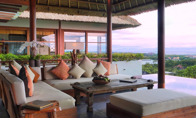 Bukit Villa | Luxury 6 Bedroom Villa with Spectacular View