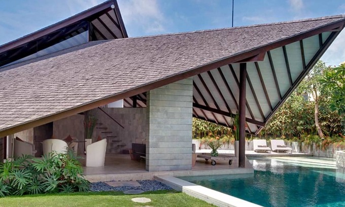 Seminyak Villa | Luxury living by the sea awaits at Bali Villa 1084