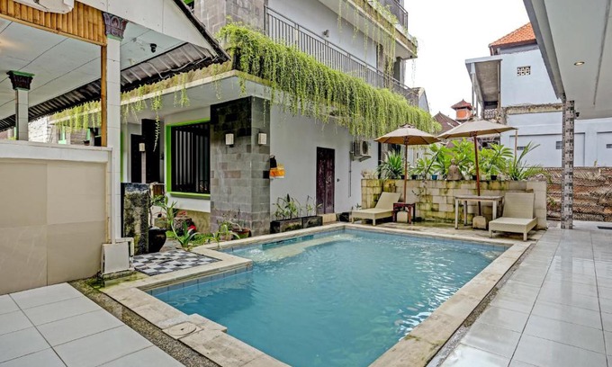 Kuta Hotel | OYO 90155 Landuh Merta Residence