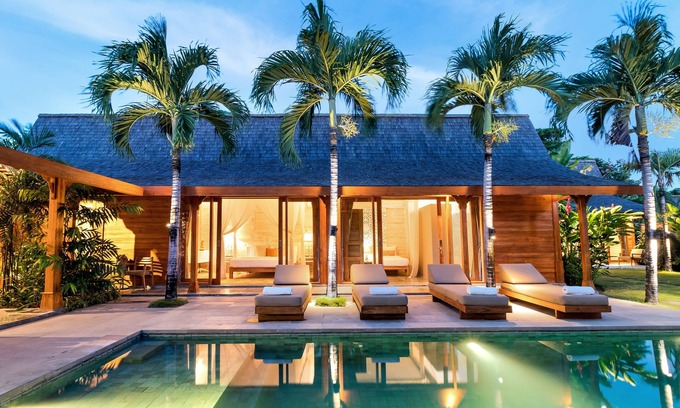 Kerobokan Villa | Peaceful 4 Bedrooms Private Pool Villas Rice Field View