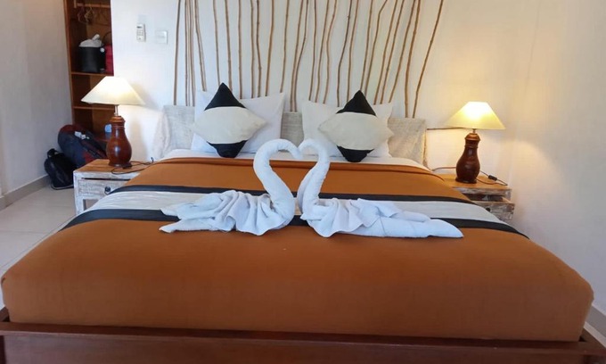 Batu Bolong House | Pondok Damai Canggu