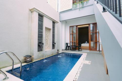 Sunset Road Villa | The Lavana Sahadewa Villa Kuta Sunset