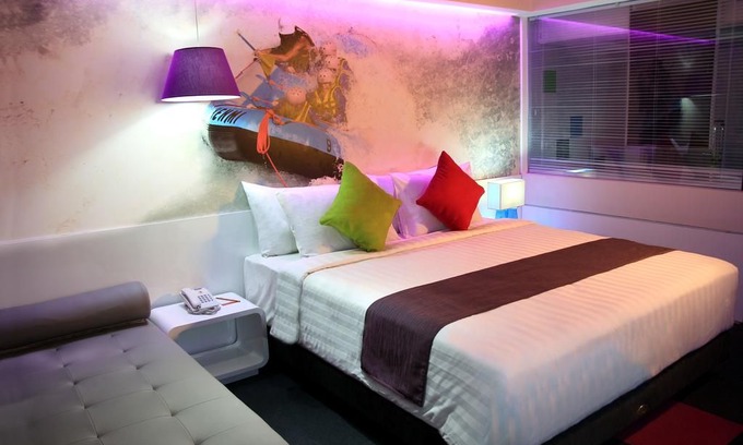 Sunset Road Hotel | Thematic Gle Superior Room Hotel Kuta 14 Adult