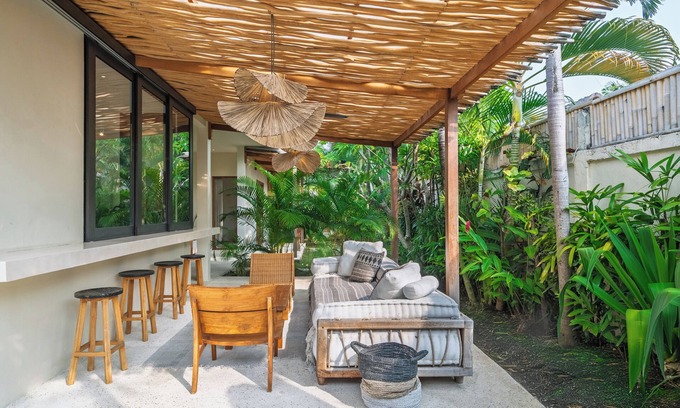 Batu Bolong Villa | Victoria Villa by Betterplace