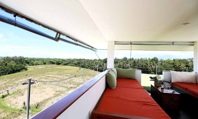 Seseh Apartment | William's Place | 1 Bedroom Blue Apartment