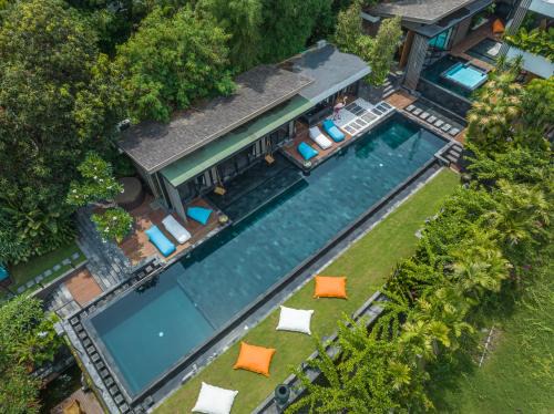 Pererenan Villa | Yeh Gangga - HUGE 8BR, 21max, 3Pools, Sauna, Gym, BBQ, Rooftop!