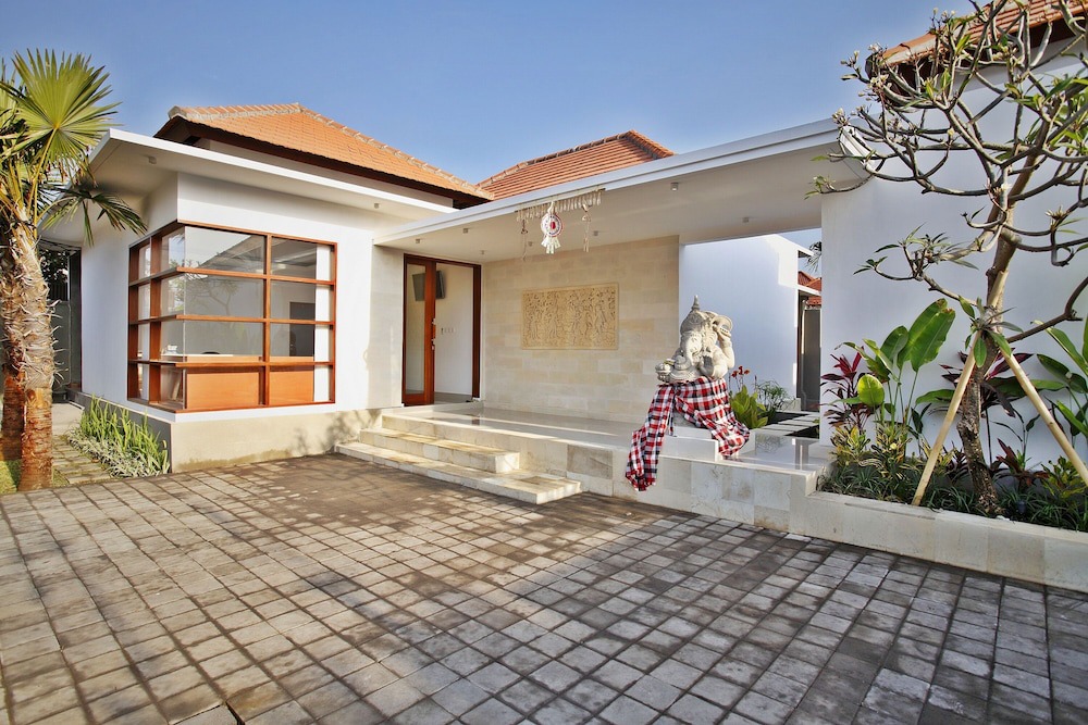 Kerobokan Hotel | Kubu Manggala Villas Seminyak