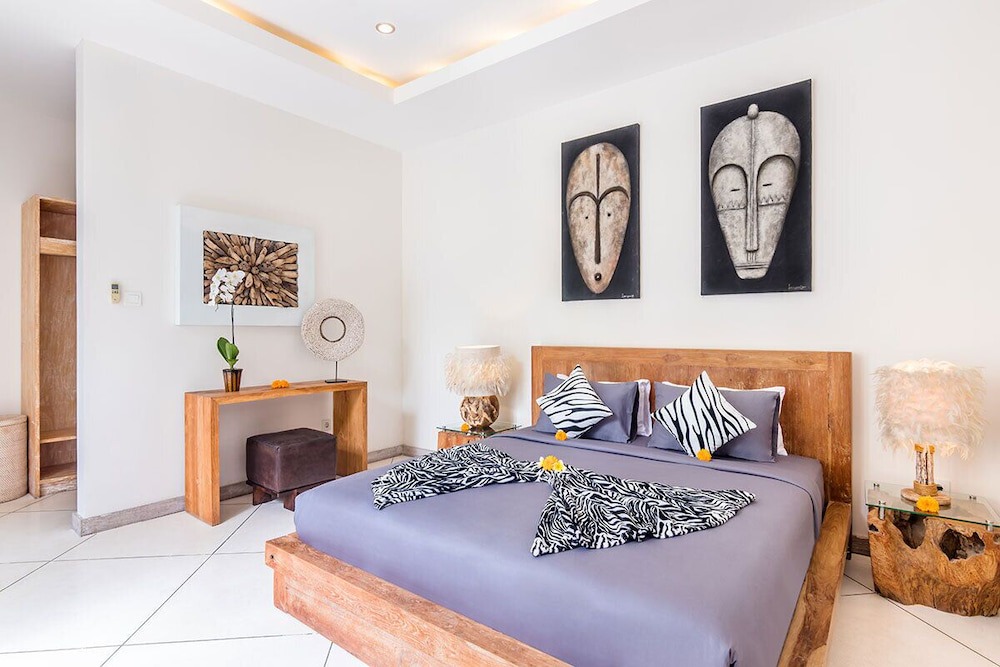 Sunset Road Hotel | Villa Safari