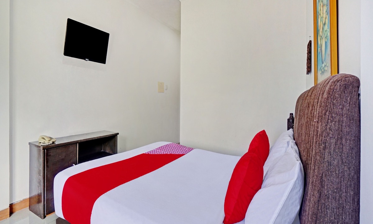 Batu Hotel | OYO 90028 Hotel Victory