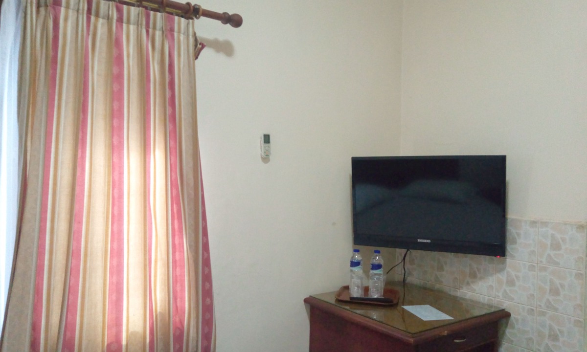 Enrekang Hotel | Hotel O Wisma Astukara Syariah Near Sejahtera Department Store Pinrang