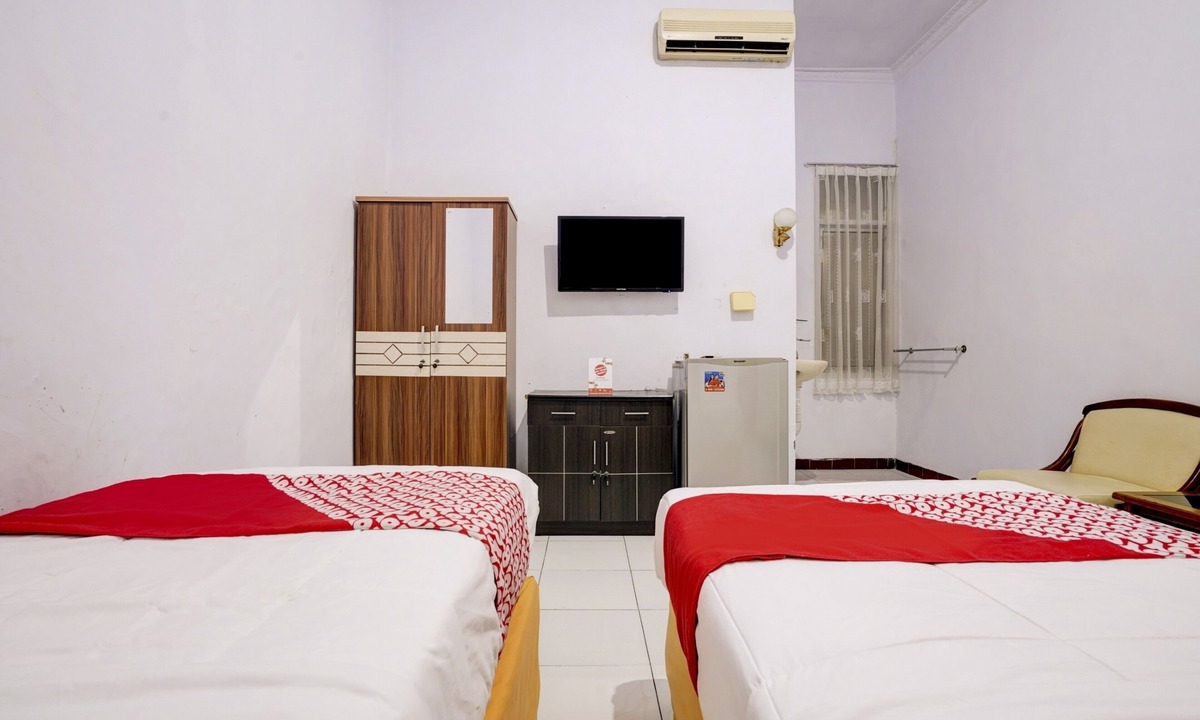 Subang Hotel | OYO 90118 Hotel Diamond Syariah