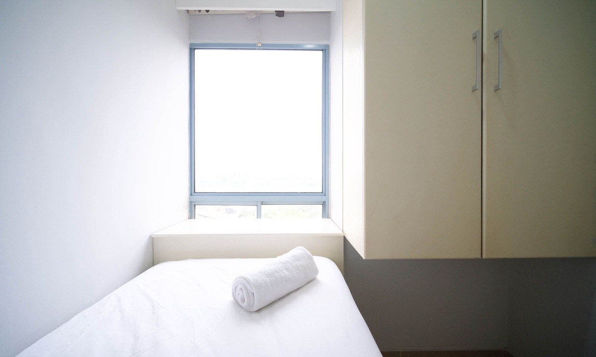 Suko Manunggal Apartment | Homey 2Br With Extra Room At Taman Beverly Apartment