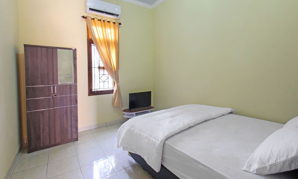 Sempe Hotel | OYO 91777 Kemuning Guesthouse