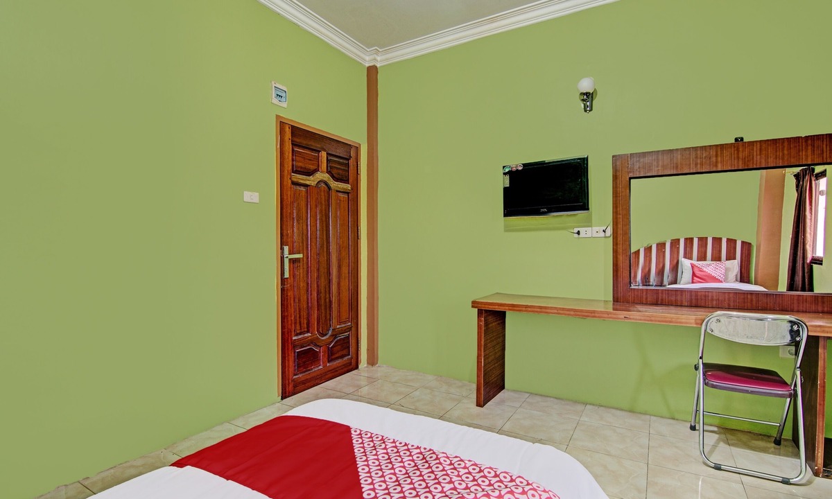 Ujung Batu Hotel | OYO 92551 Netra Hotel