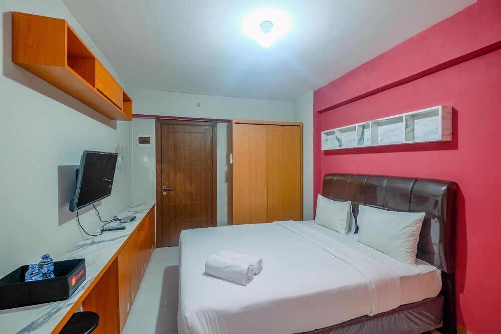 Cinere House | Best Deal and Cozy Studio Cinere Resort Apartment