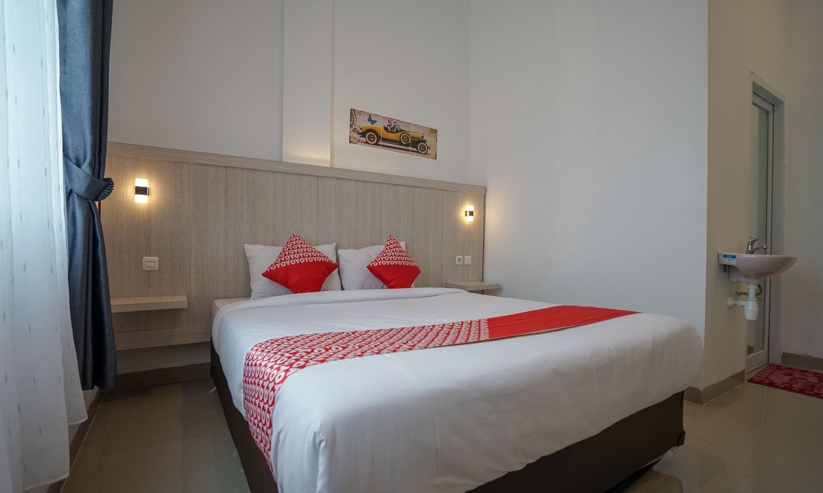 Sukarami Hotel | OYO Life 1299 Balcony Orange Homestay