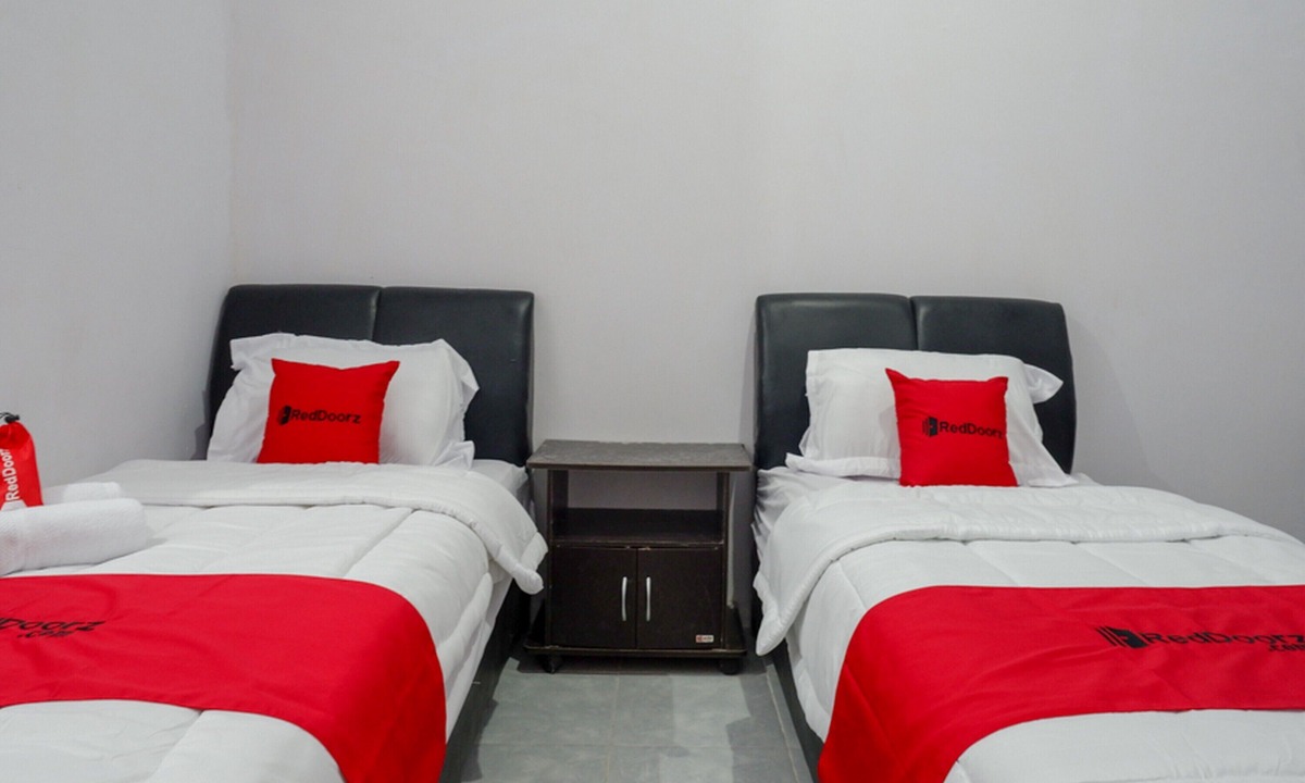 Mamuju Hotel | RedDoorz near Pasar Baru Mamuju