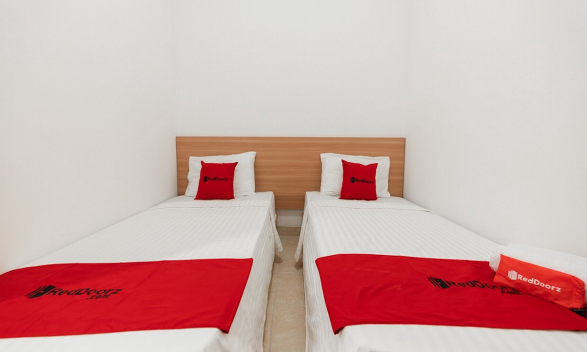 Mandai Hotel | RedDoorz @ Graha Cemerlang Maros