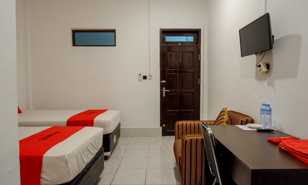 Kendari Hotel | RedDoorz Syariah @ Hotel Wisma Indonesia Kendari