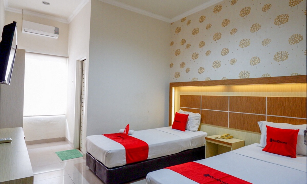 Palu Hotel | RedDoorz @ Hotel Bumi Palupy