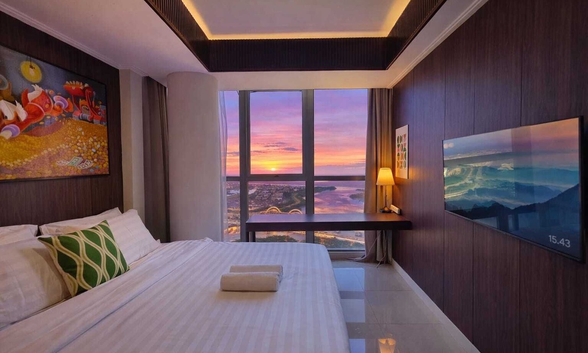 Pantai Indah Kapuk Apartment | By The Sky By SanLiving - 3BR - PIK