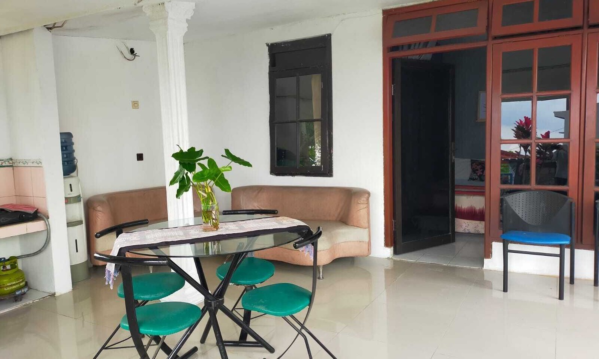 Beji House | Omah Beji dekat BNS