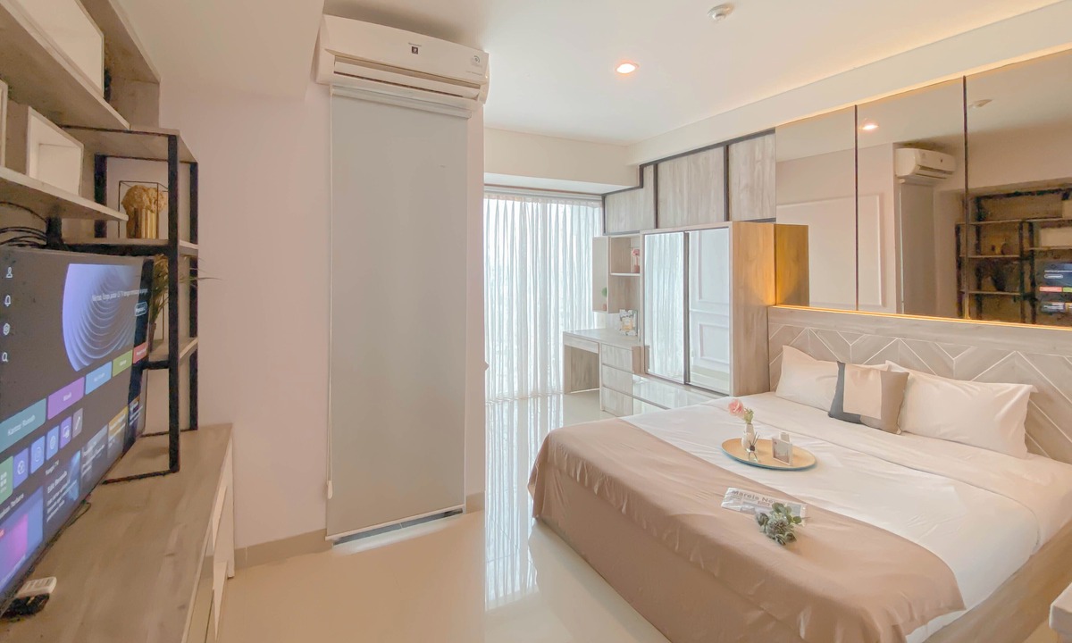 Pekayon Jaya Apartment | Homey and Restful Studio Grand Kamala Lagoon Apartment