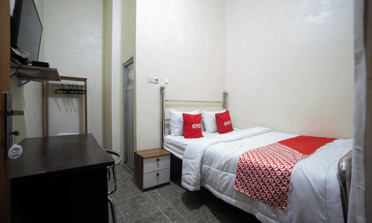 Klojen Hotel | OYO 93987 Suropati 2 Guest House