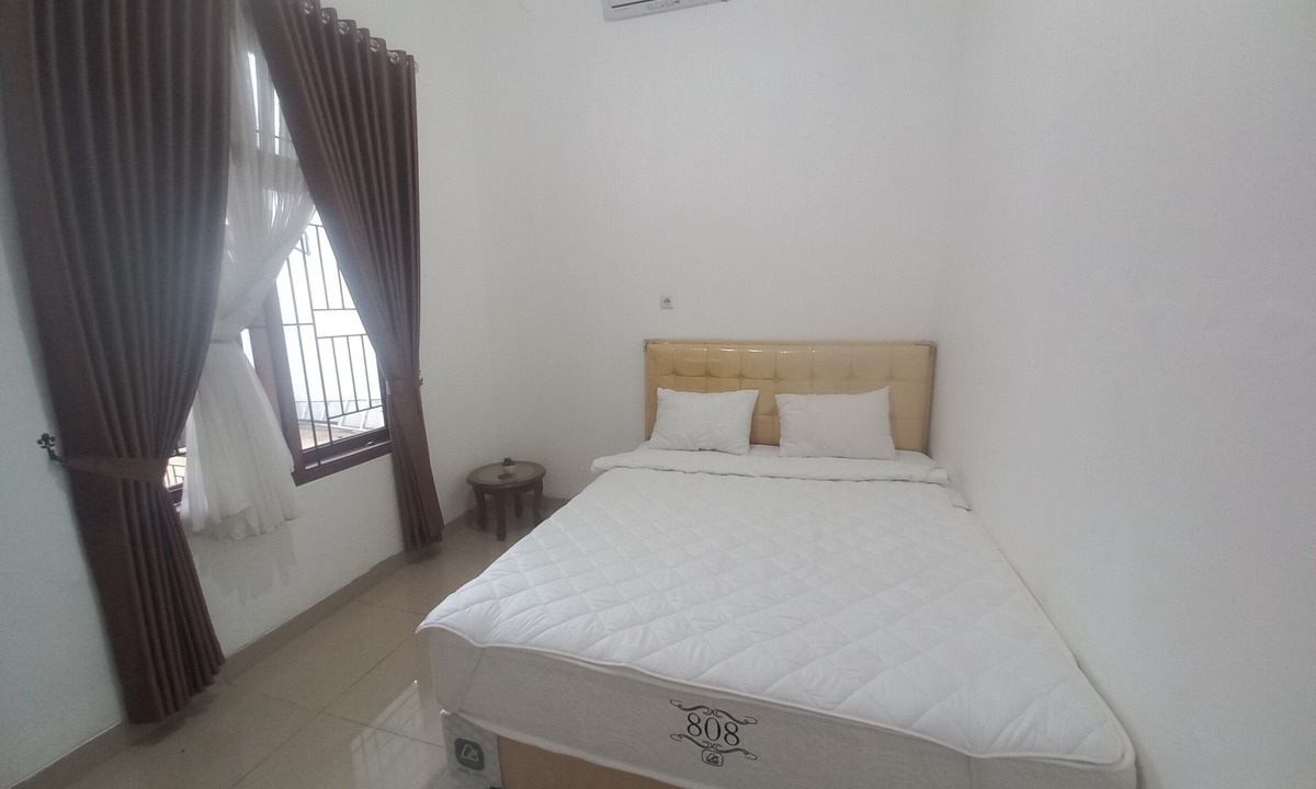 Purwokerto Hotel | Hotel O Salma Homestay Syariah Near alun alun kota purwokerto