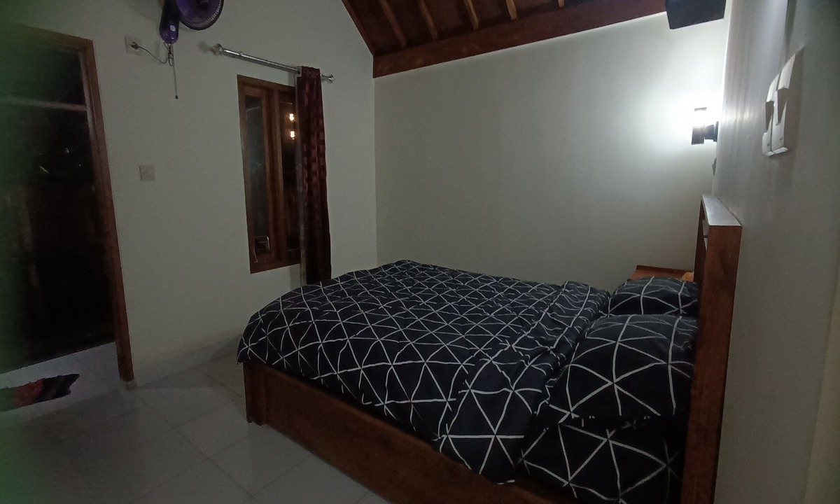 Kecamatan Narmada Hotel | OYO 93766 Bunga Homestay Near Taman Lembah