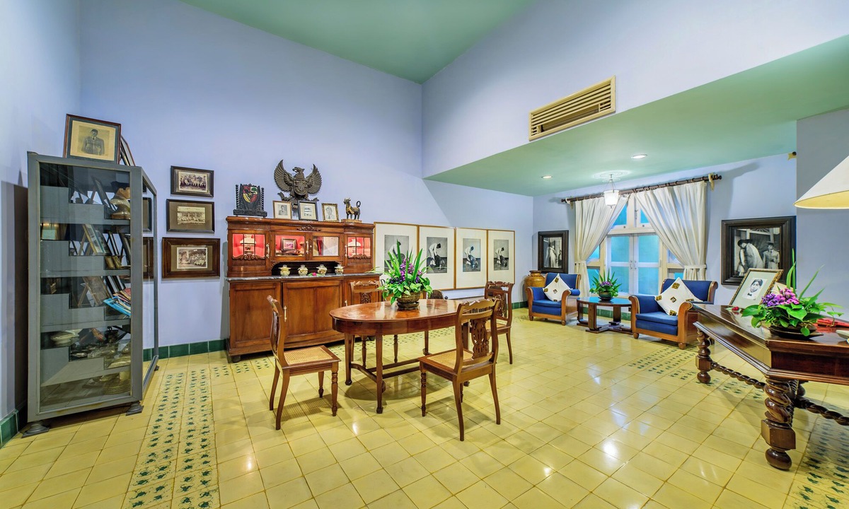 Blitar Hotel | Hotel Tugu Blitar