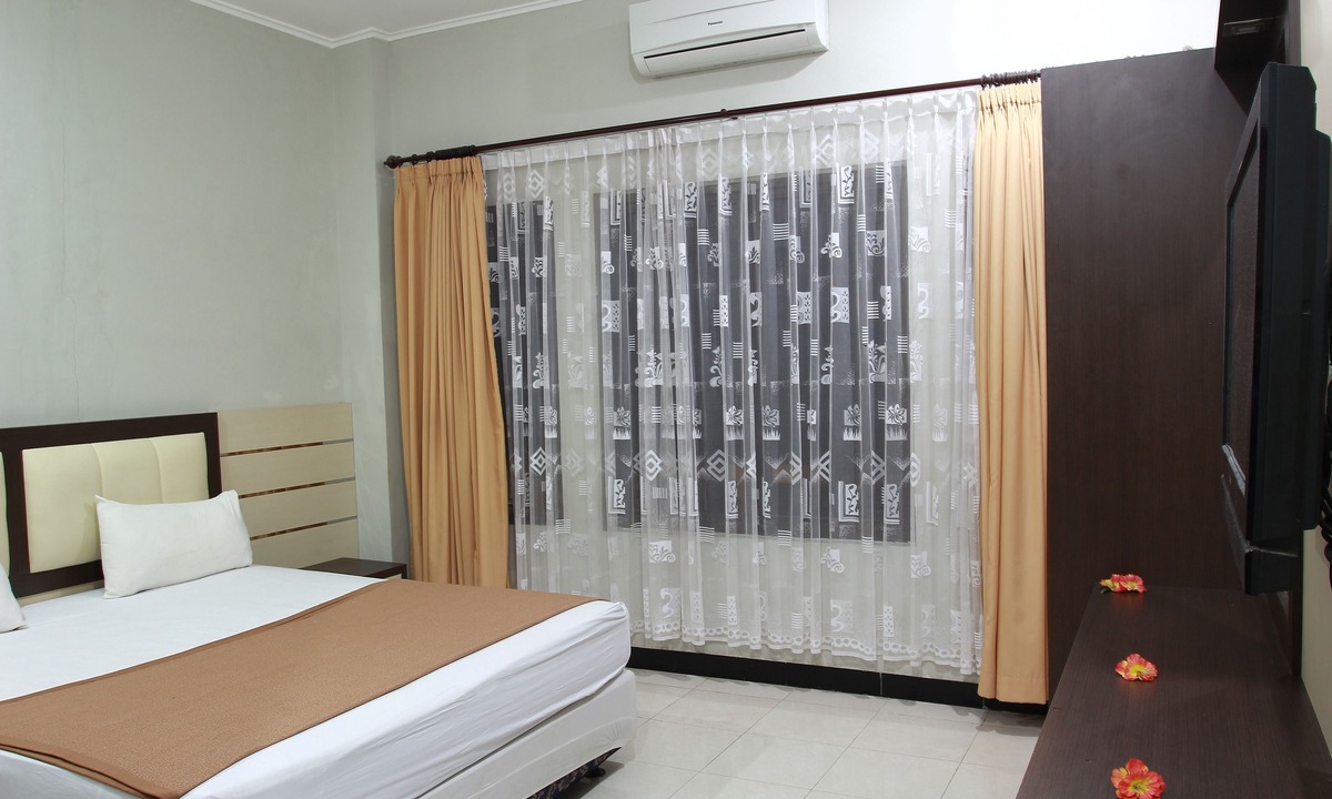 Senggigi Hotel | Puri Senggigi Hotel