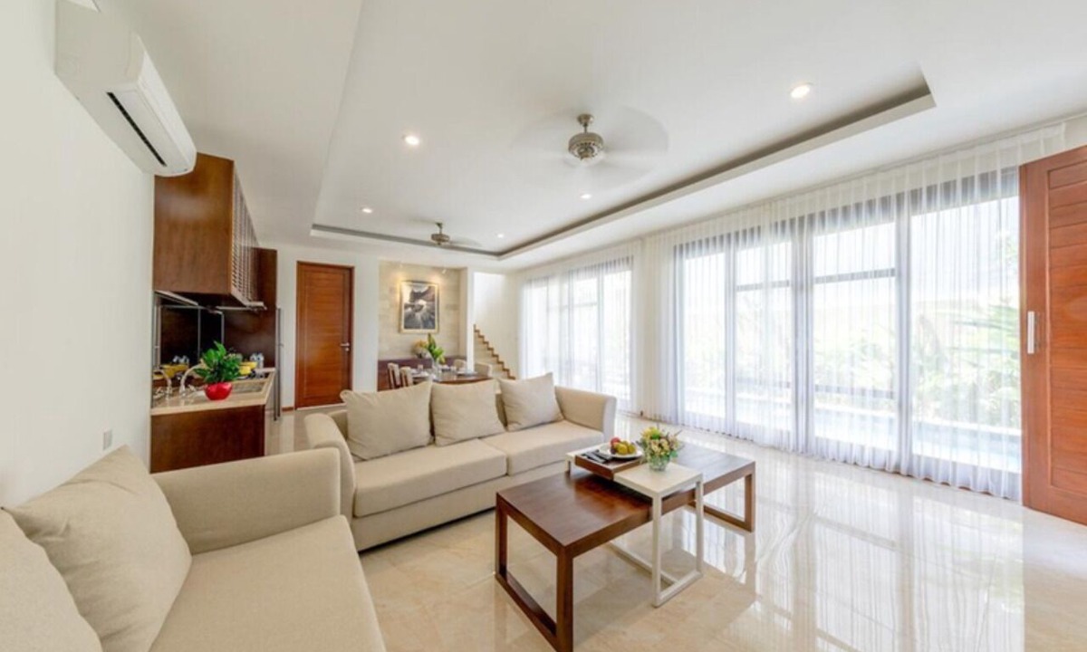 Mumbul Villa | Georgeous 2-Bed Villa with HiSpeed WiFi, Fitness Room, AC and Private Carspace.
