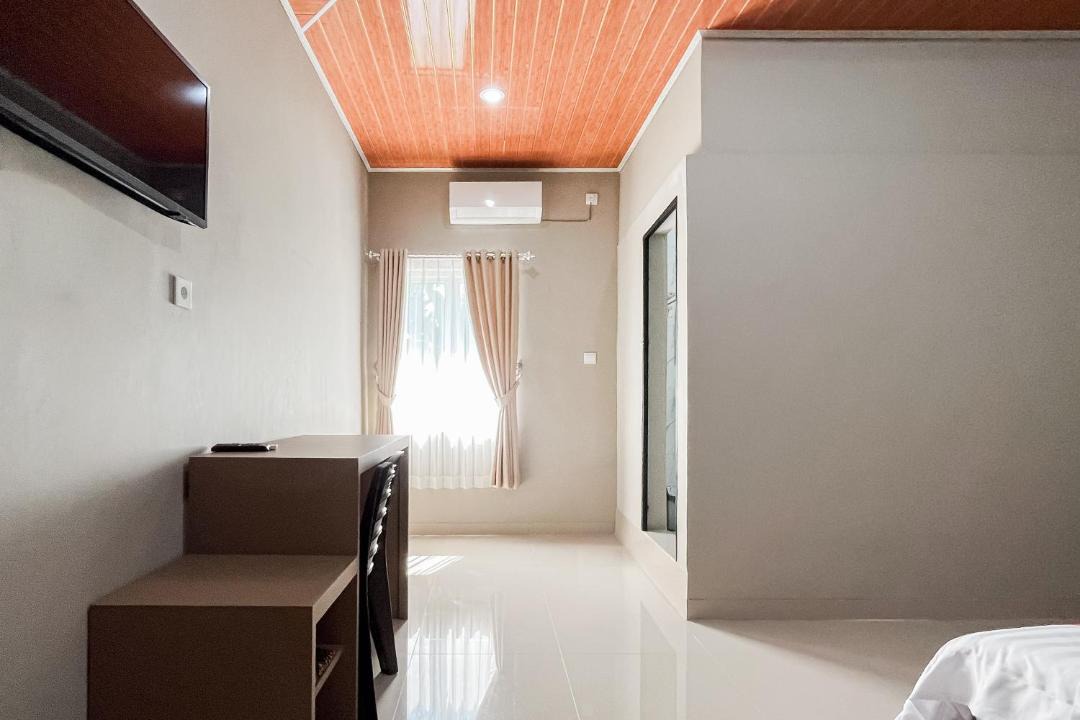 Padang House | RedDoorz Syariah at Penginapan Kamalo Padang