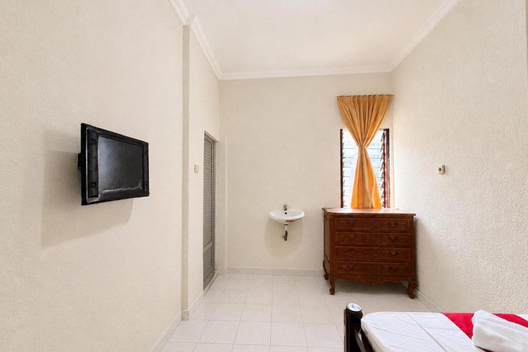 Pogung Lor House | RedDoorz near Tugu Yogyakarta 3
